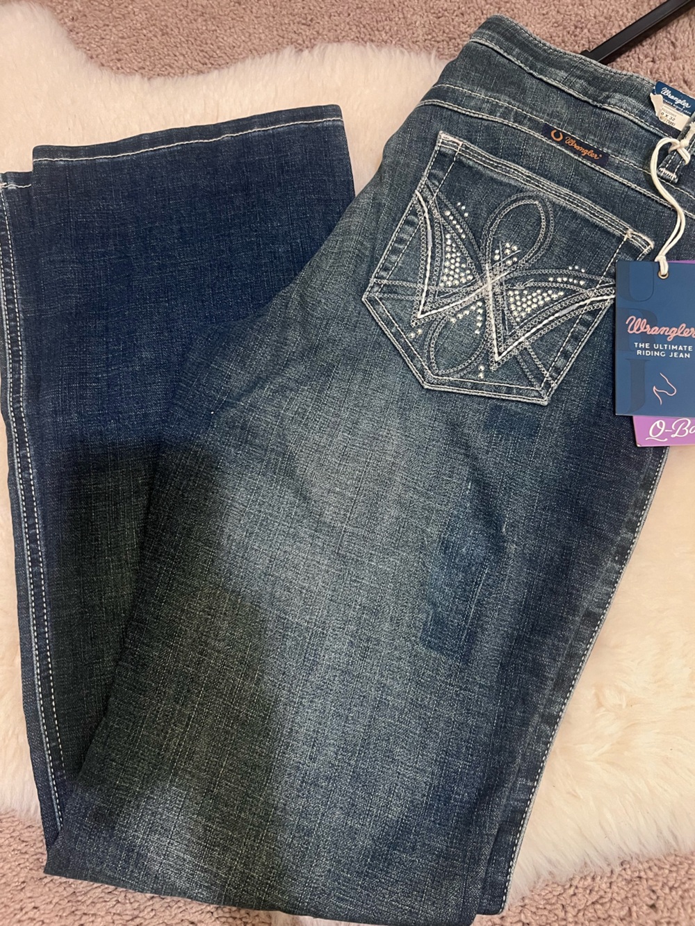 Wrangler Woman Dark Blue Relaxed Jeans with Embellished Back Pocket